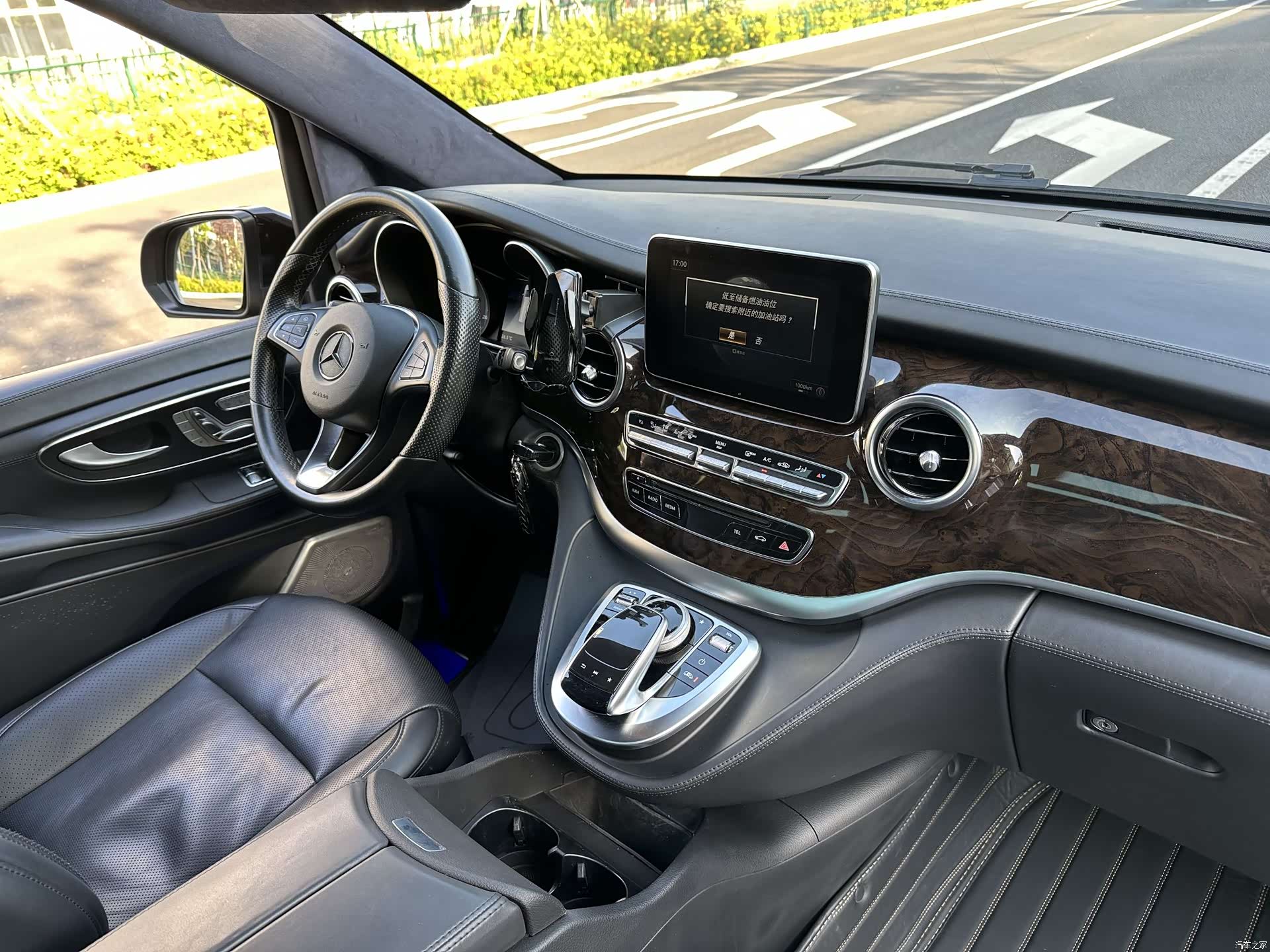 Mercedes-Benz V-Class, 2019 14