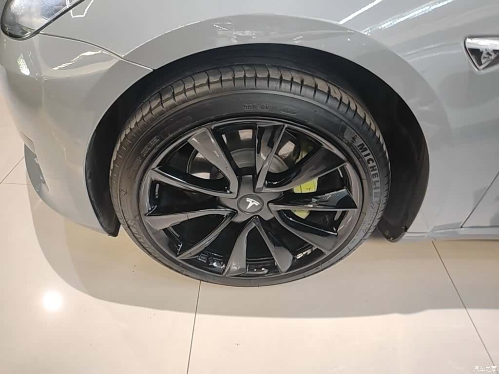 Tesla Model 3, 2020 23