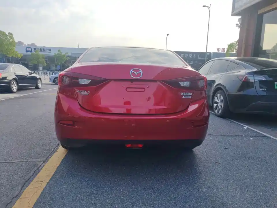 Mazda 3 Angkesaila