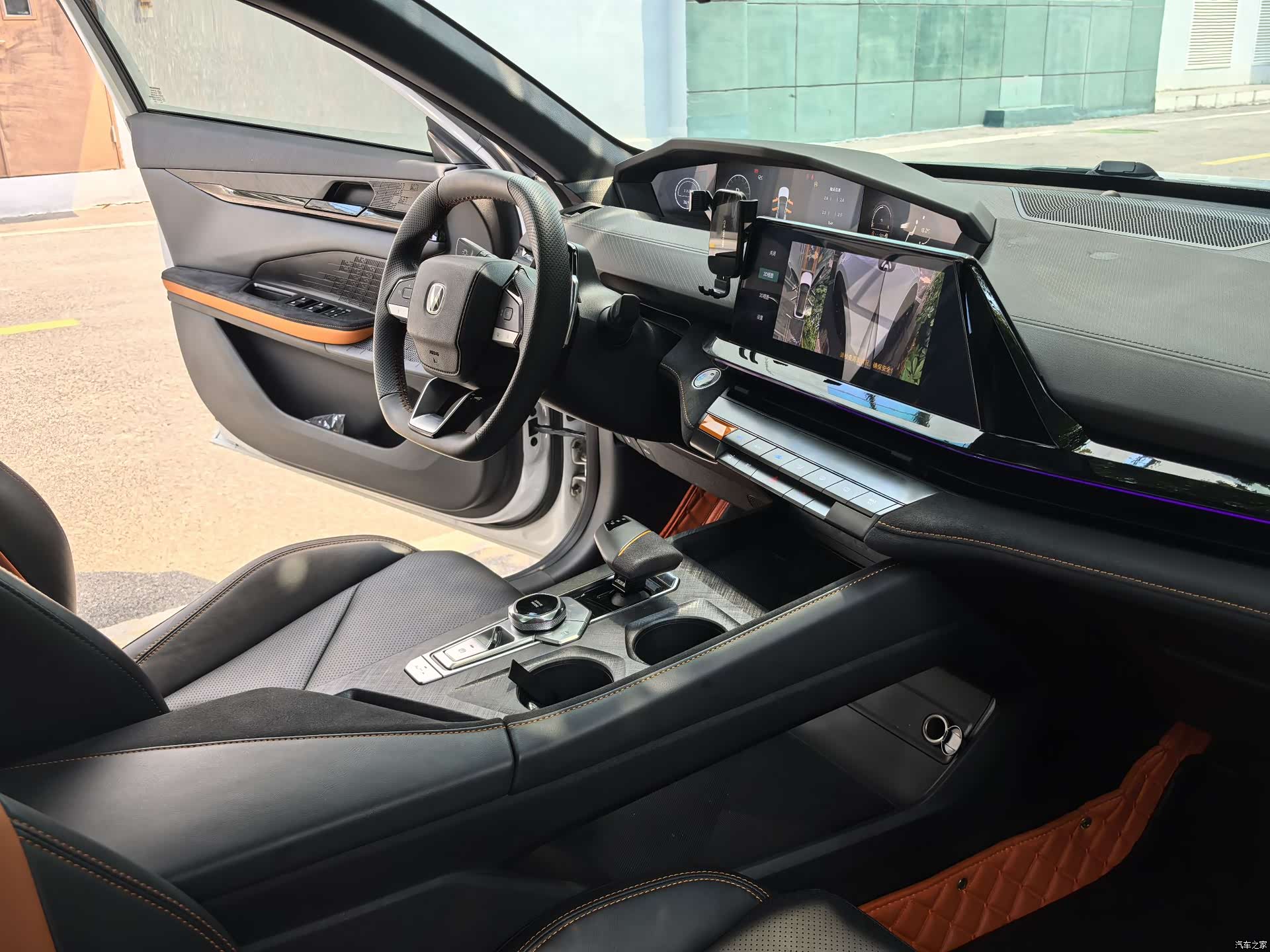 Changan UNI-V, 2022 13