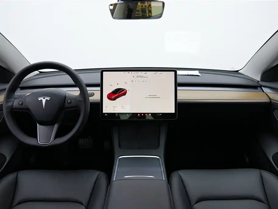 Tesla Model 3 Tesla Model 3