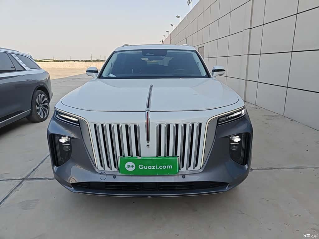Hongqi E-HS9, 2023 3