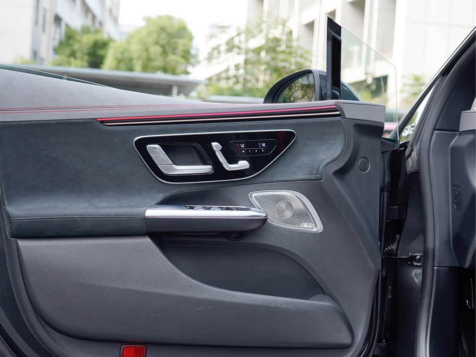 Mercedes-Benz EQE AMG