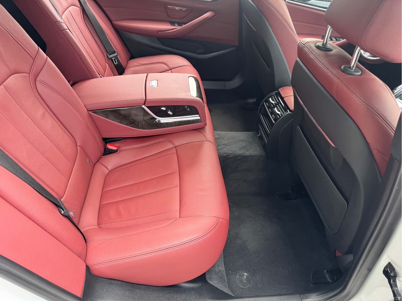 BMW 5 Series, 2019 8