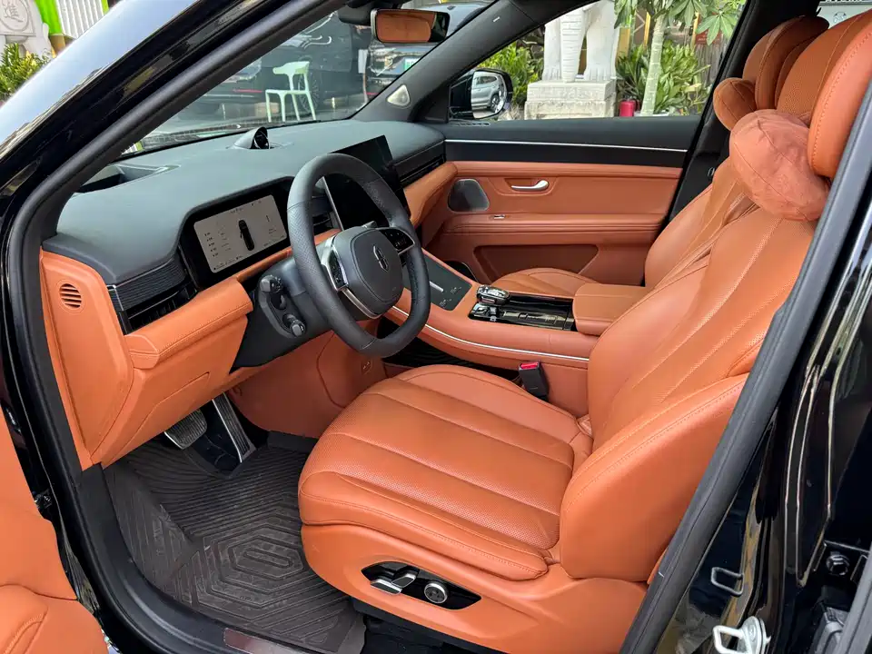 AITO Ask the world M7