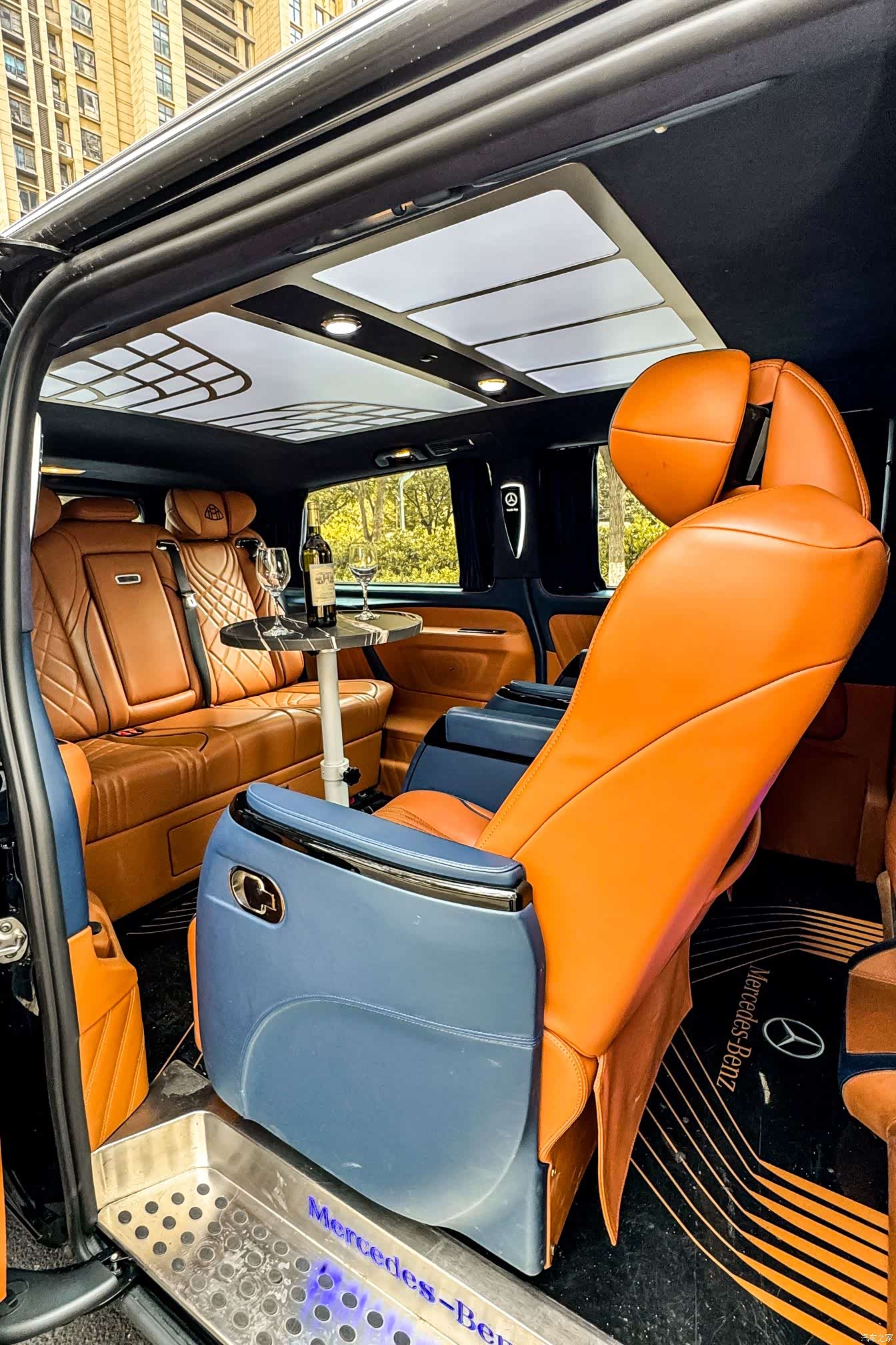 Mercedes-Benz 7, 2022 18