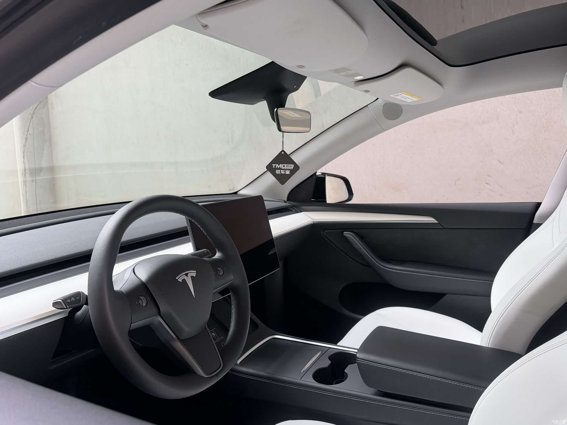 Tesla Model Y, 2023 18