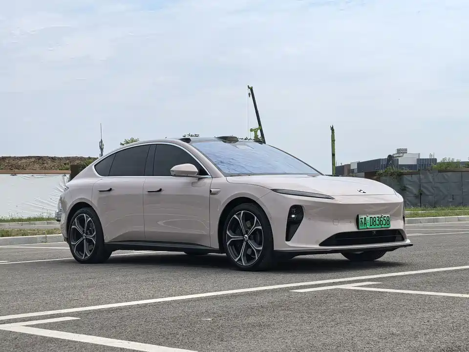 NIO ET5