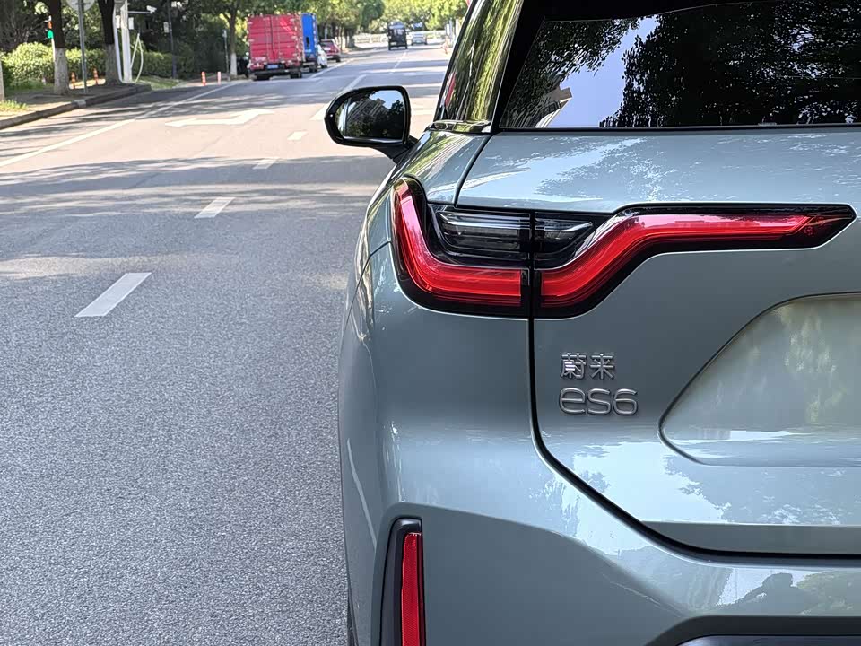NIO ES6