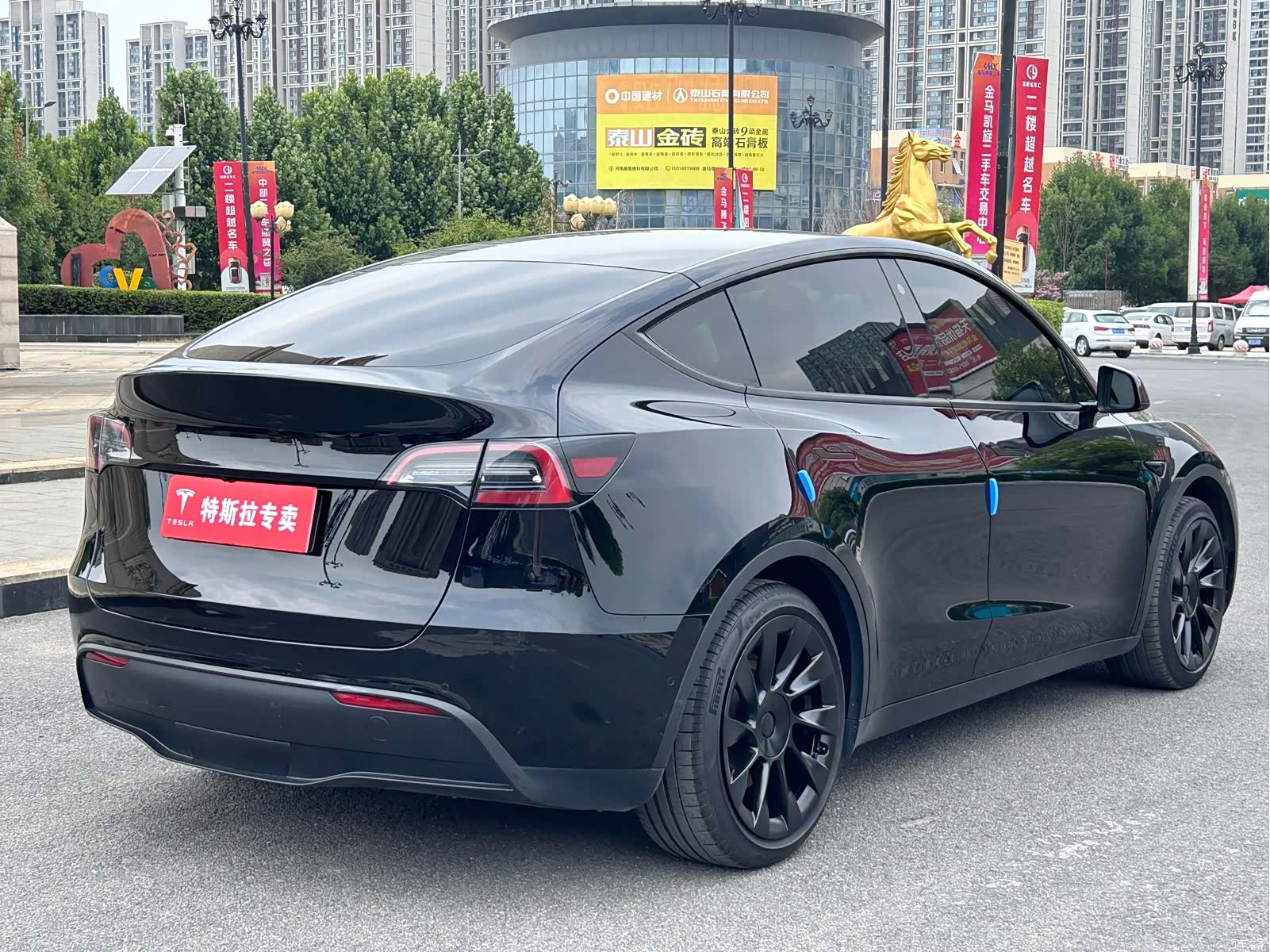Tesla Model Y, 2023 10