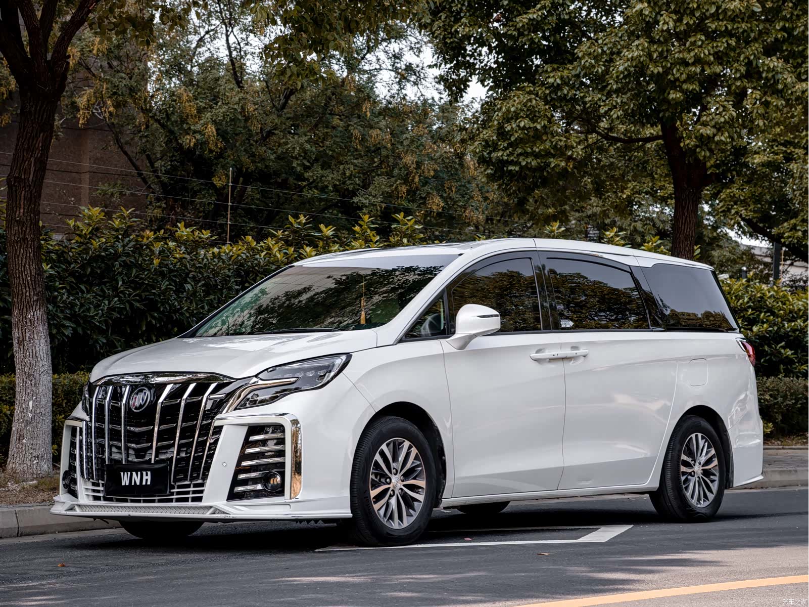 Buick GL8, 2021 1