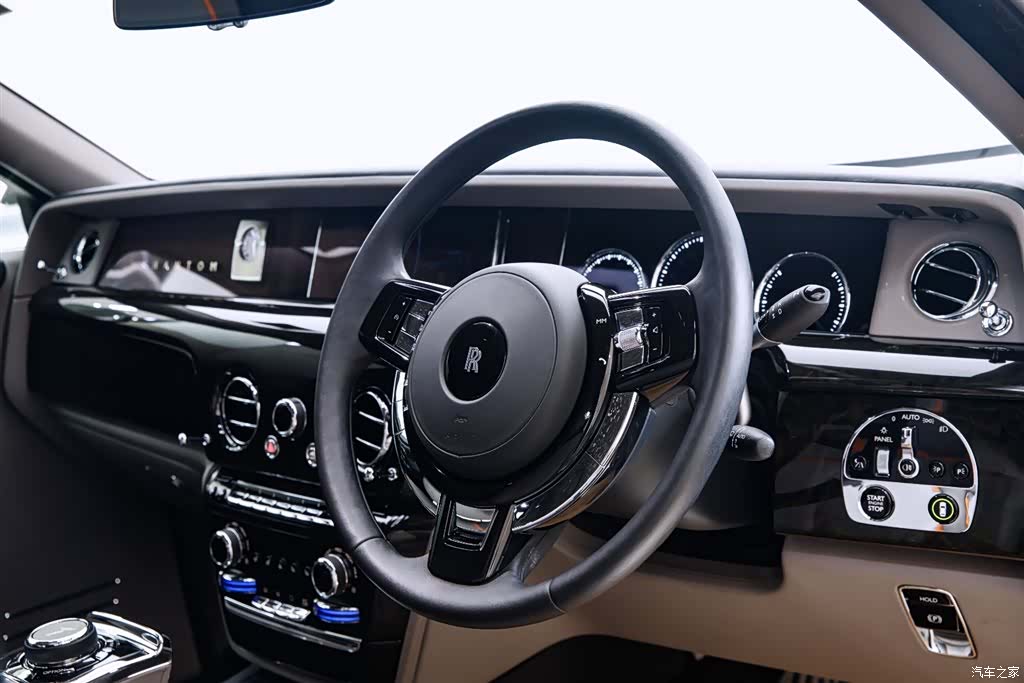 Rolls-Royce Phantom, 2019 7