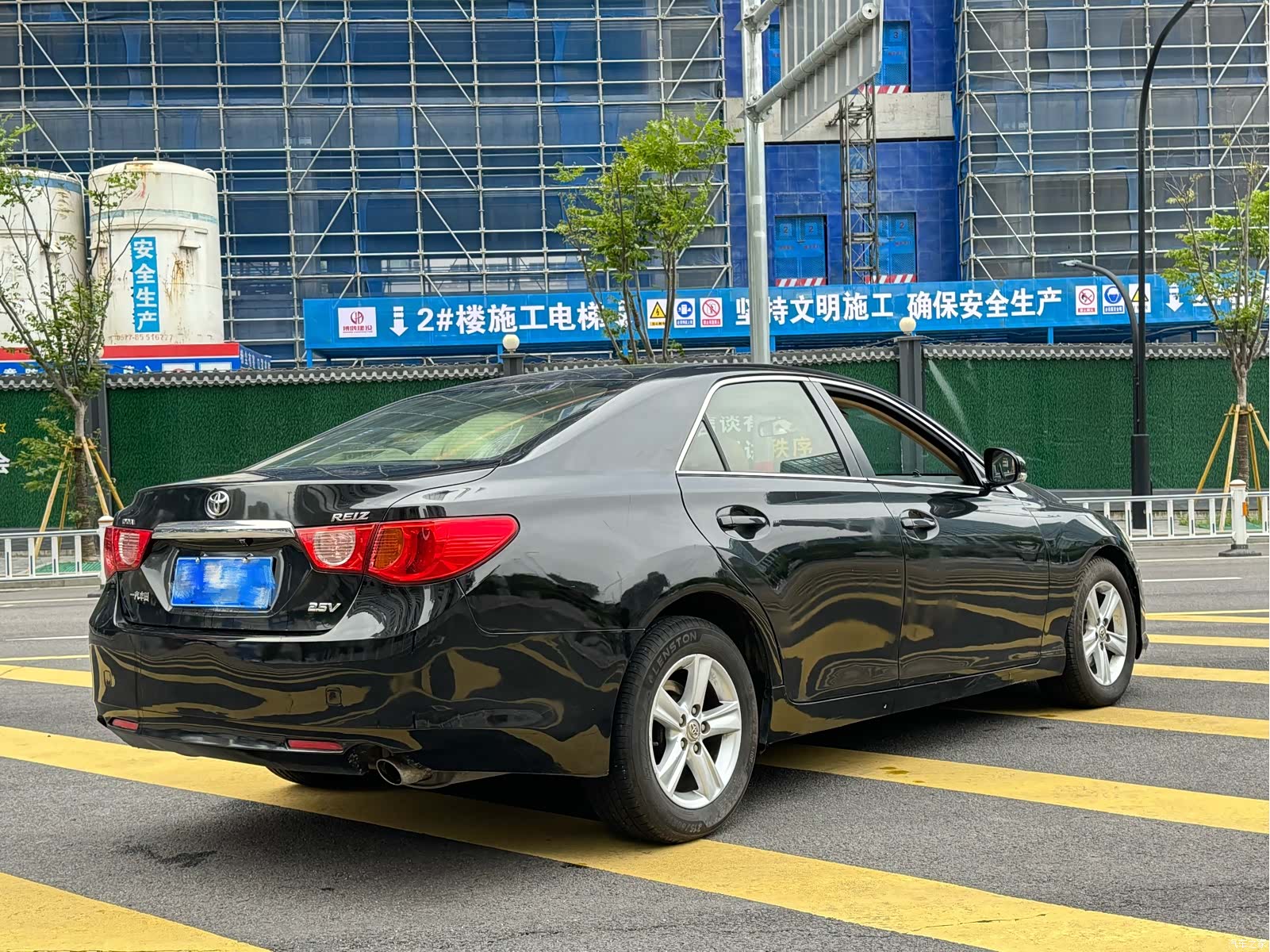 Toyota 2.5V, 2011 7