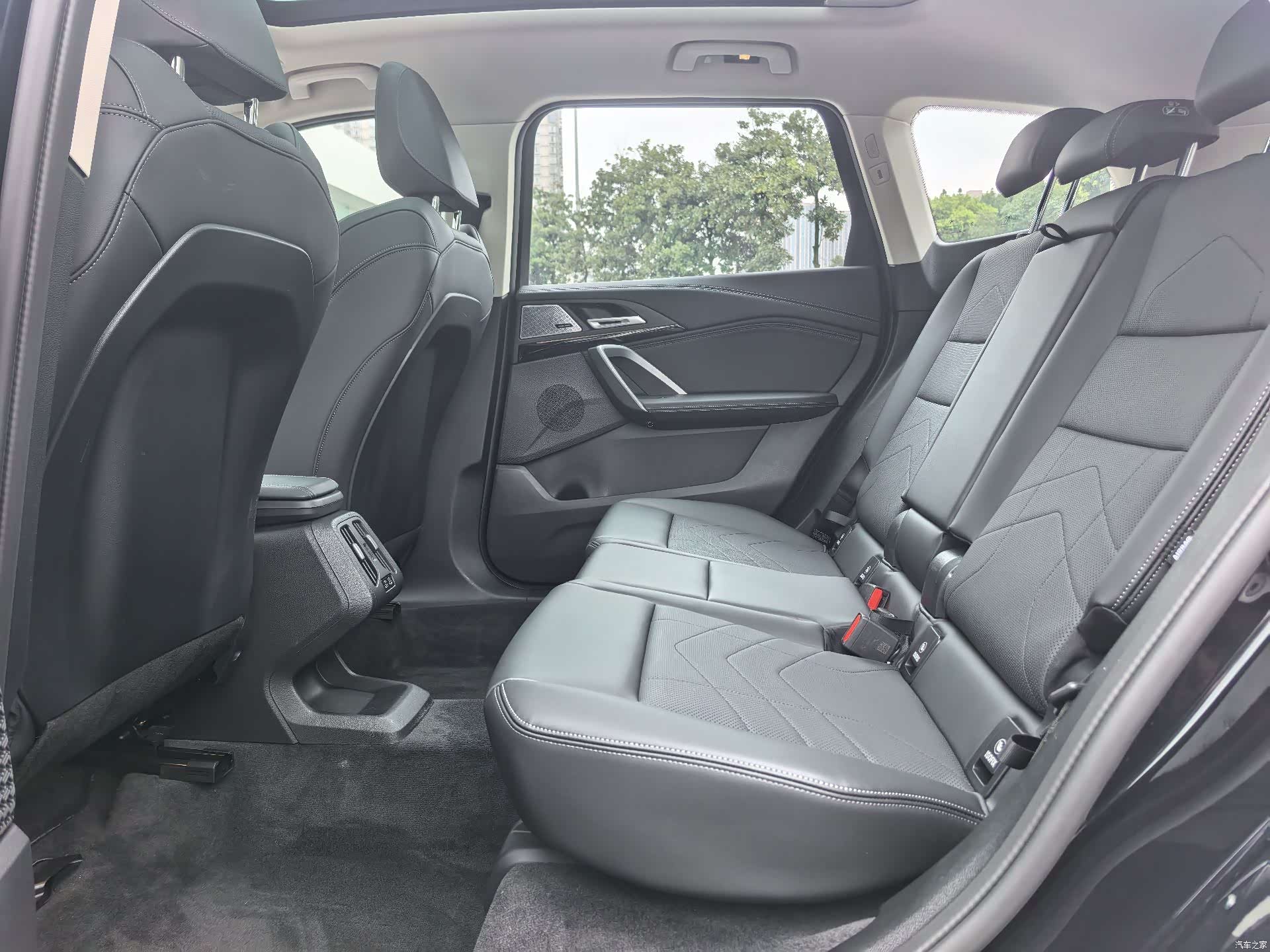 BMW X1, 2025 11