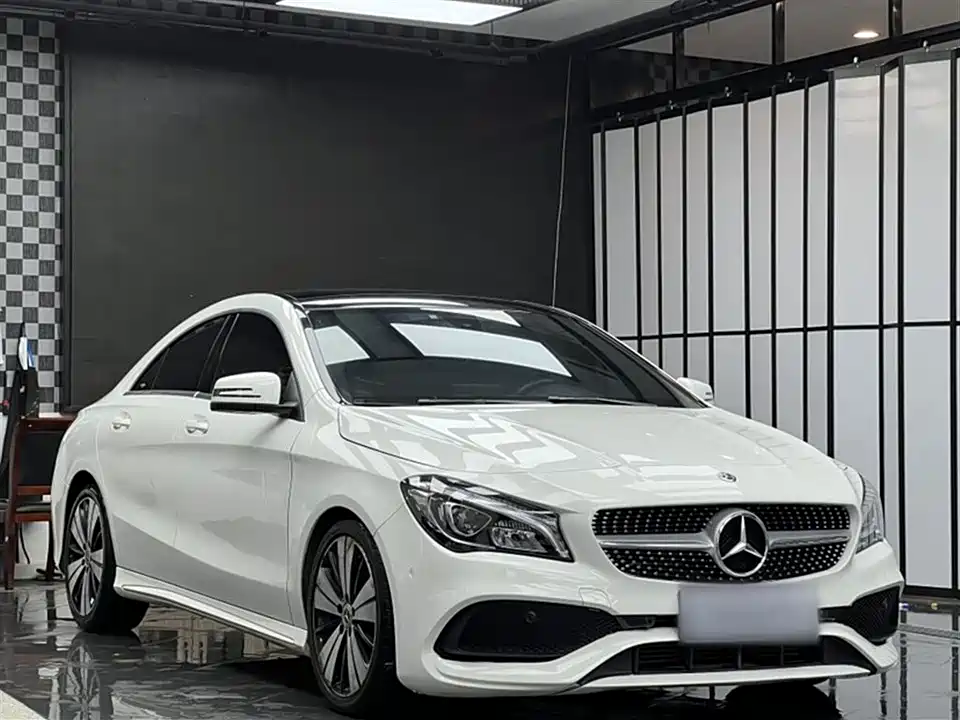 Mercedes-Benz CLA