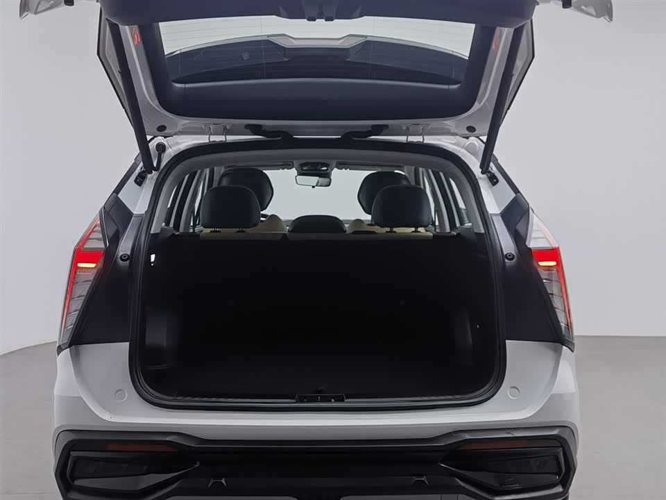 Geely Atlas L
