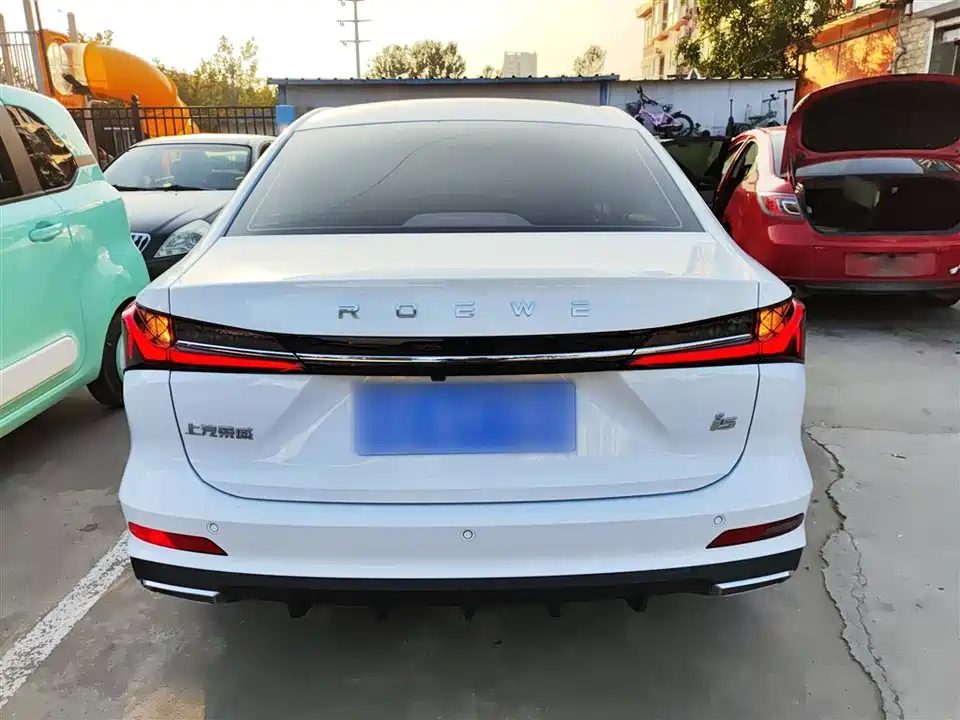 Roewe i5