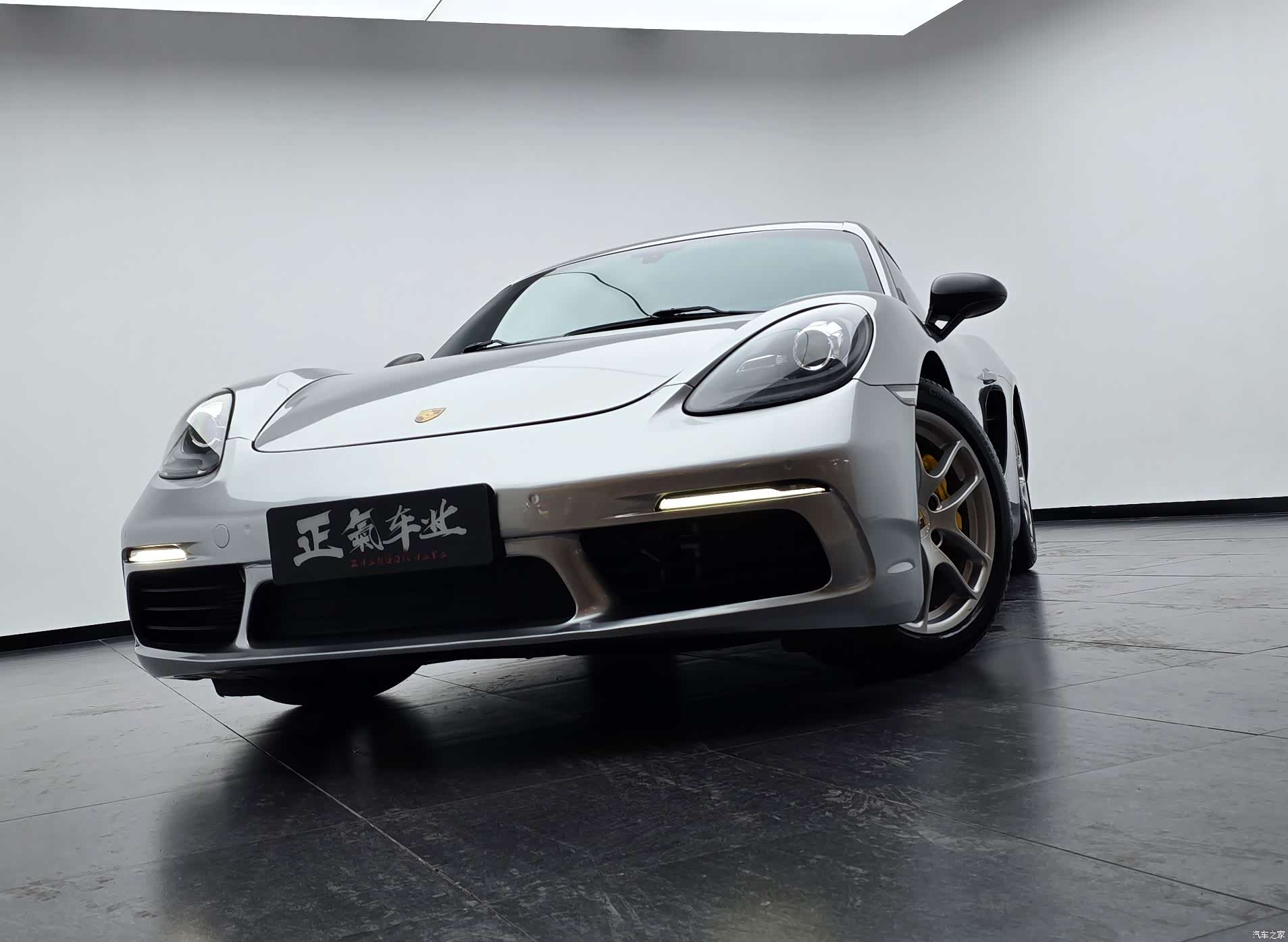 Porsche Cayman, 2017 4