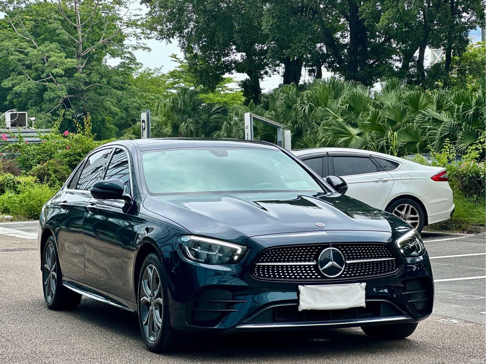 Mercedes-Benz E-Class, 2023 3