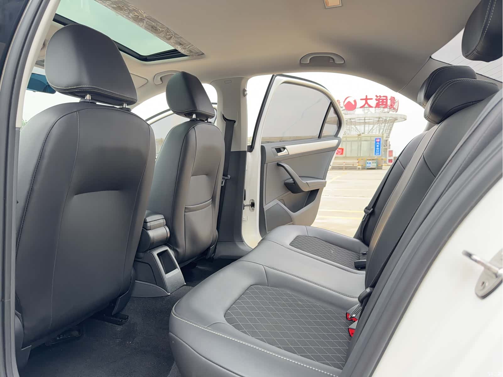 Skoda Rapid, 2018 11