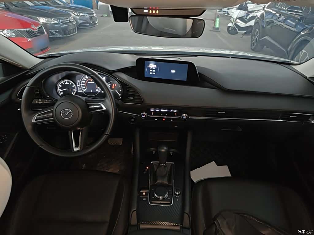Mazda Mazda3, 2025 10