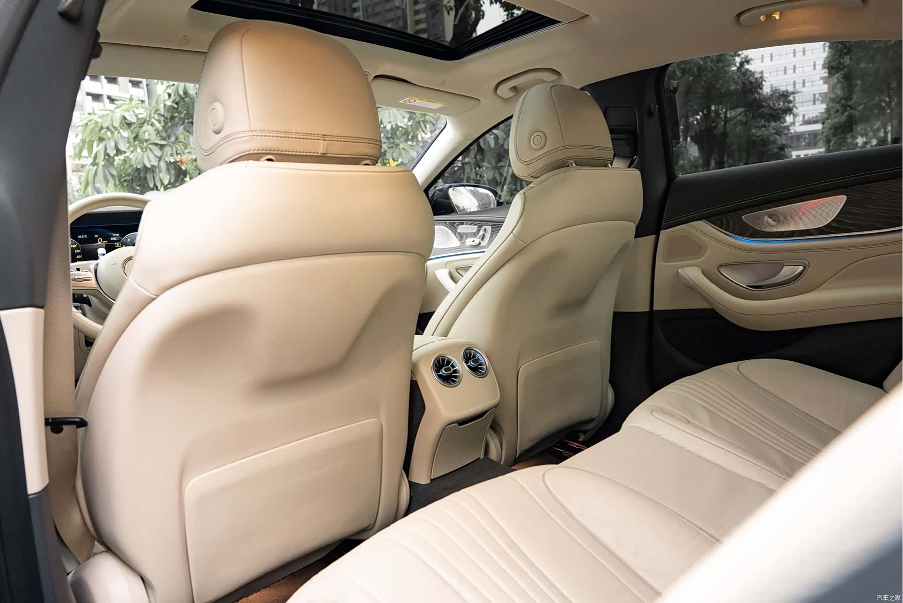 Mercedes-Benz CLS, 2021 14