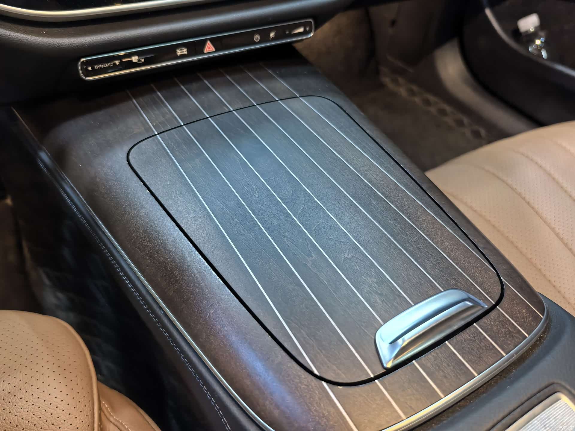 Mercedes-Benz E-Class, 2024 8