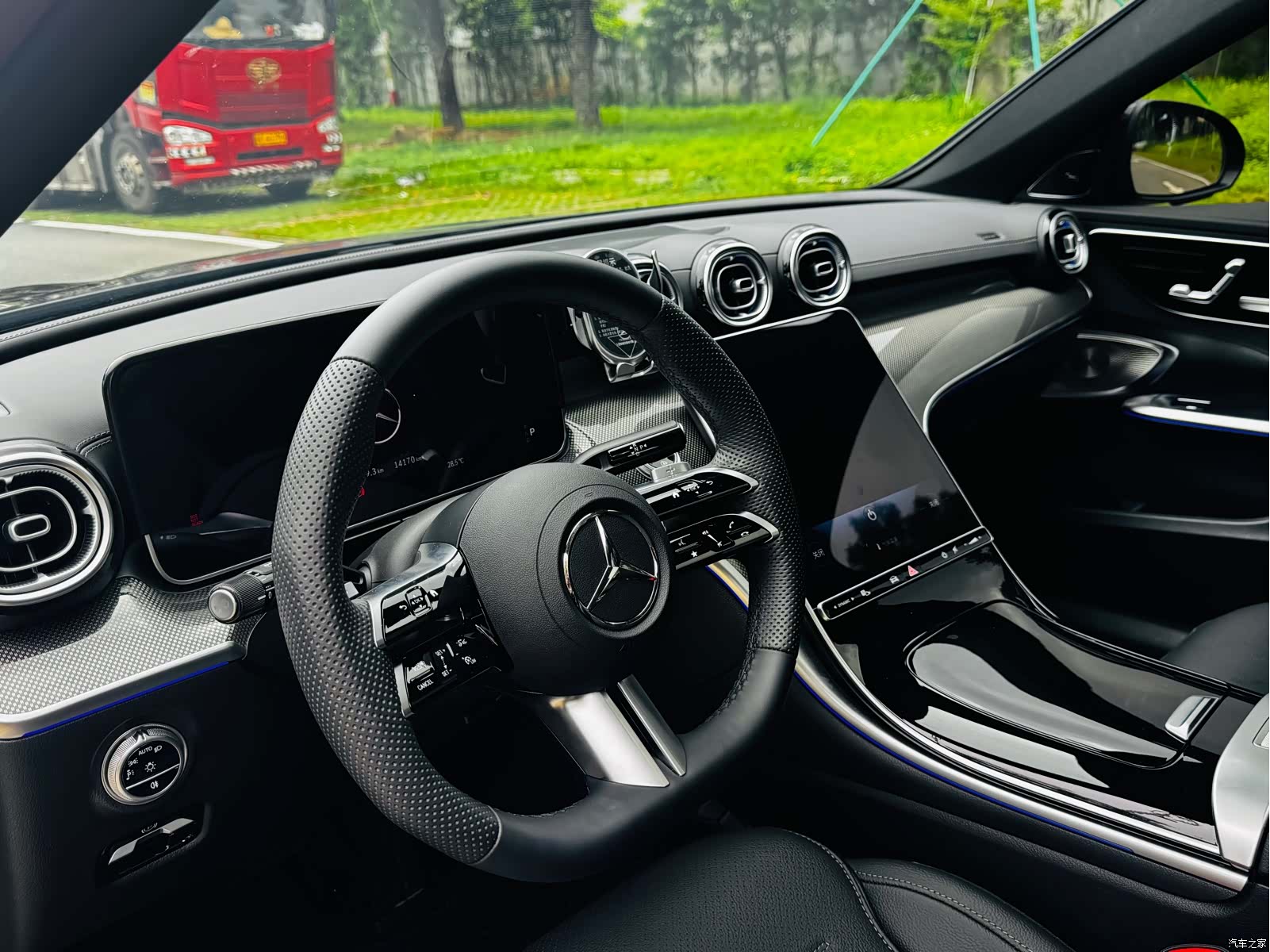 Mercedes-Benz C-Class, 2025 9