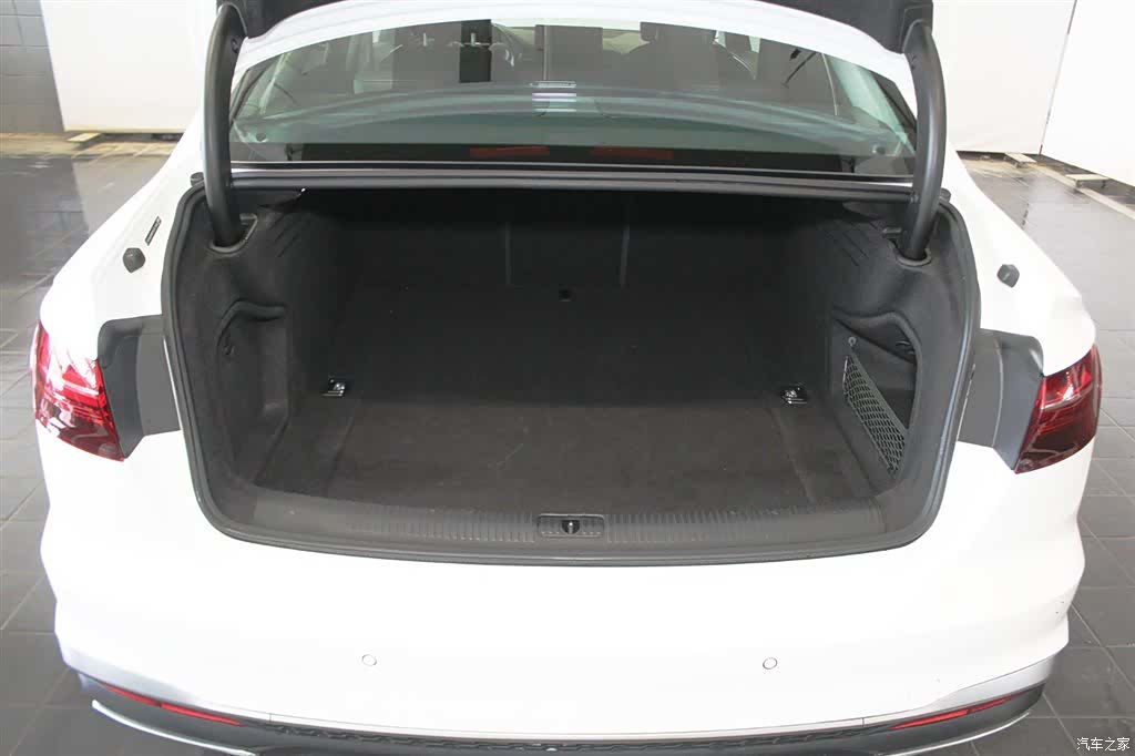 Audi A4L, 2024 7