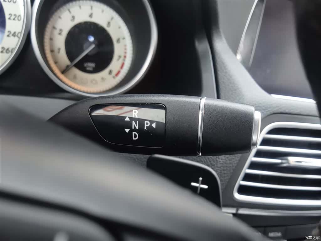Mercedes-Benz E-Class, 2016 13