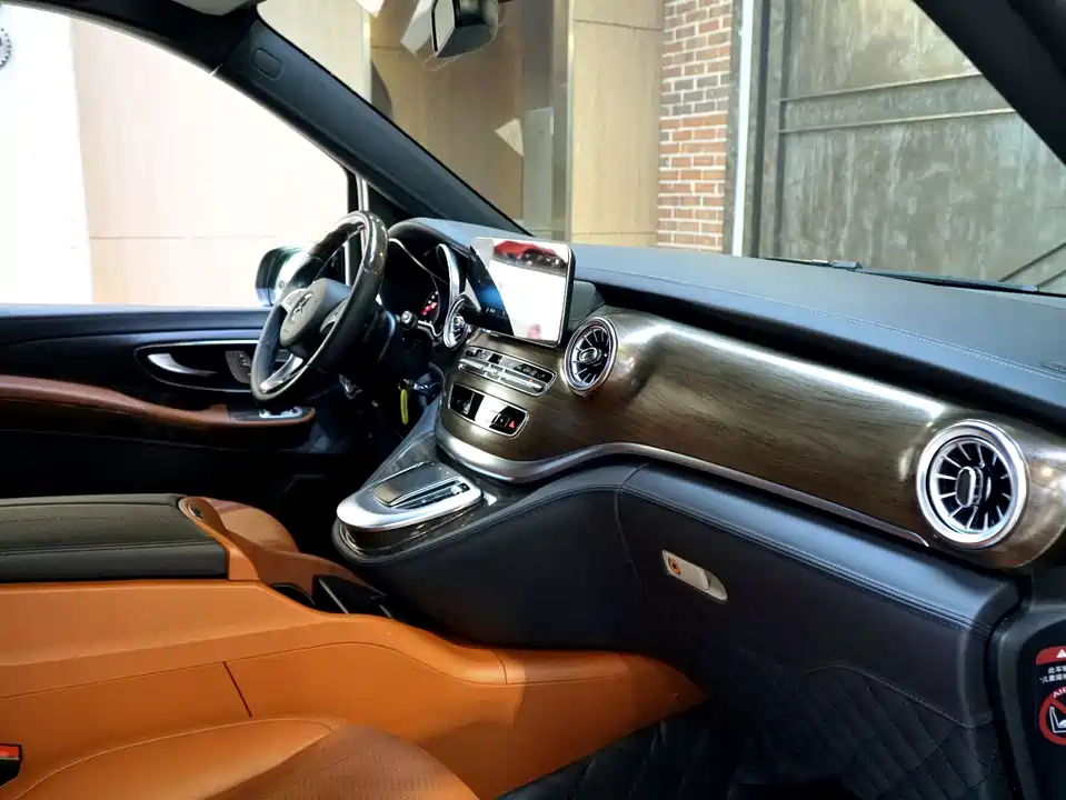 Mercedes-Benz V-class