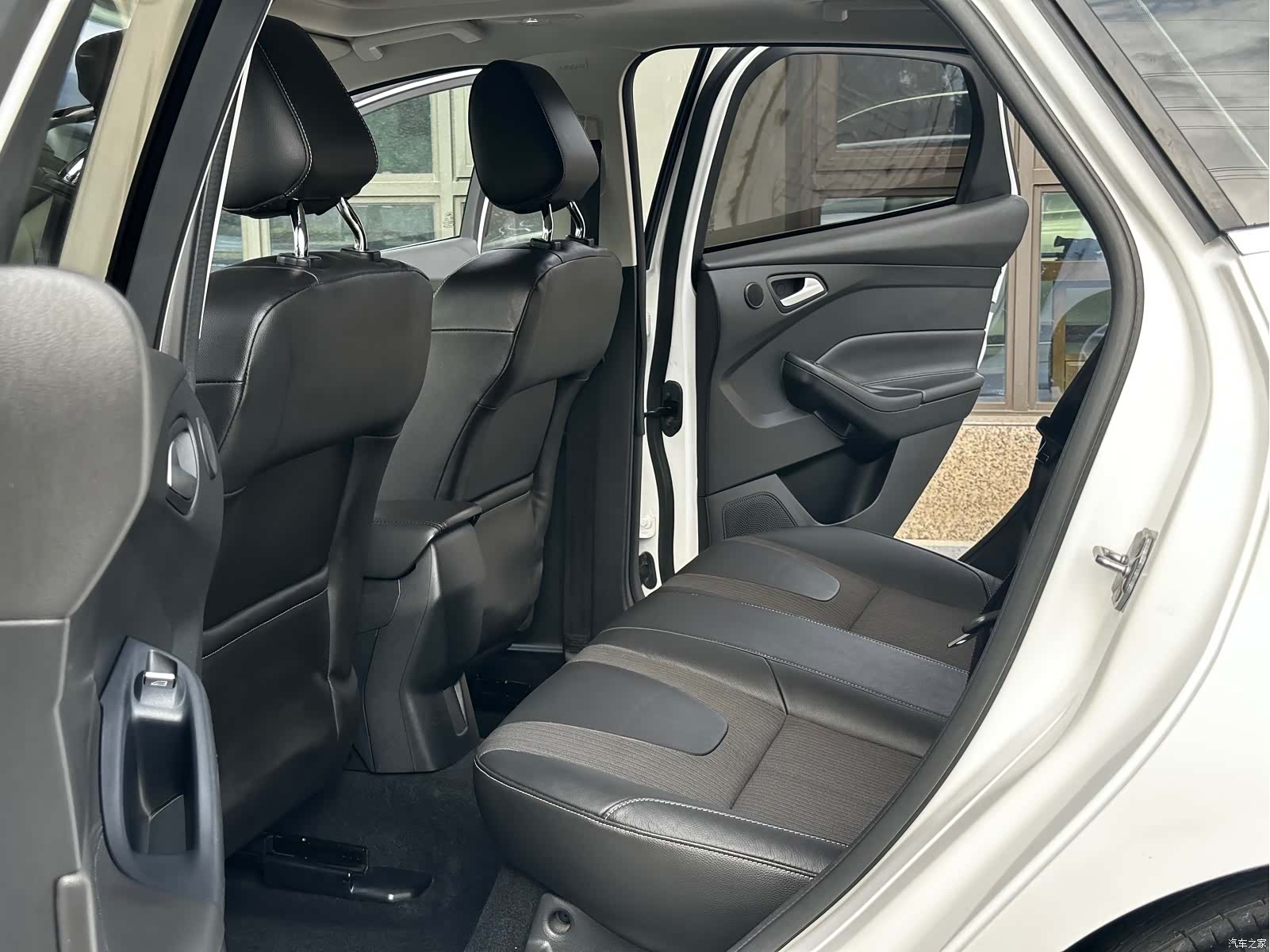 Ford Focus, 2014 8
