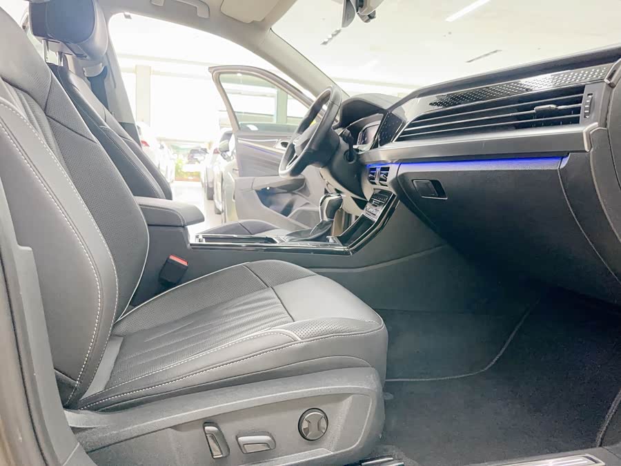 Volkswagen Passat 2022, фото 12