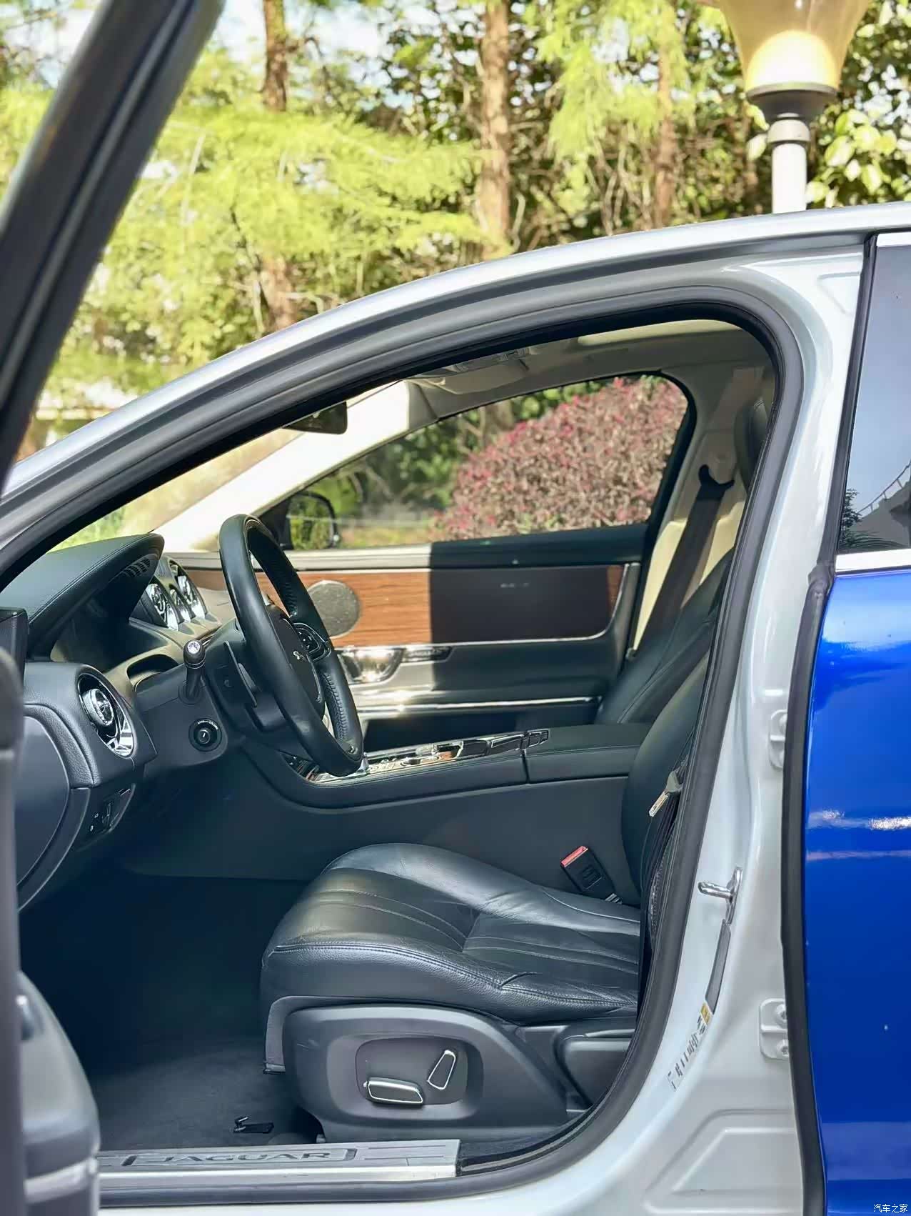 Jaguar XJ, 2015 8
