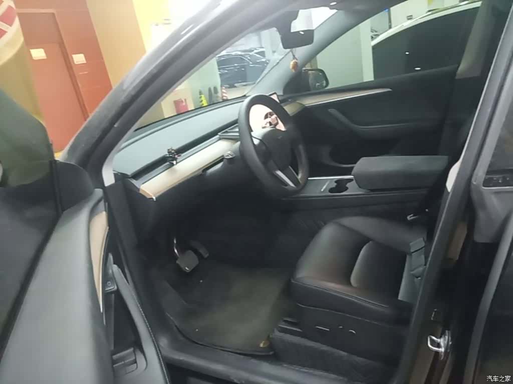 Tesla Model Y, 2022 15