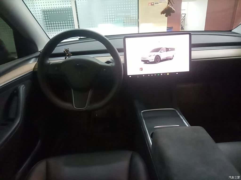 Tesla Model Y, 2022 10
