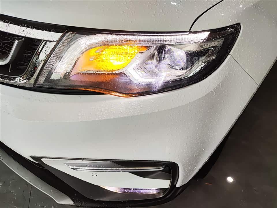 Geely Atlas