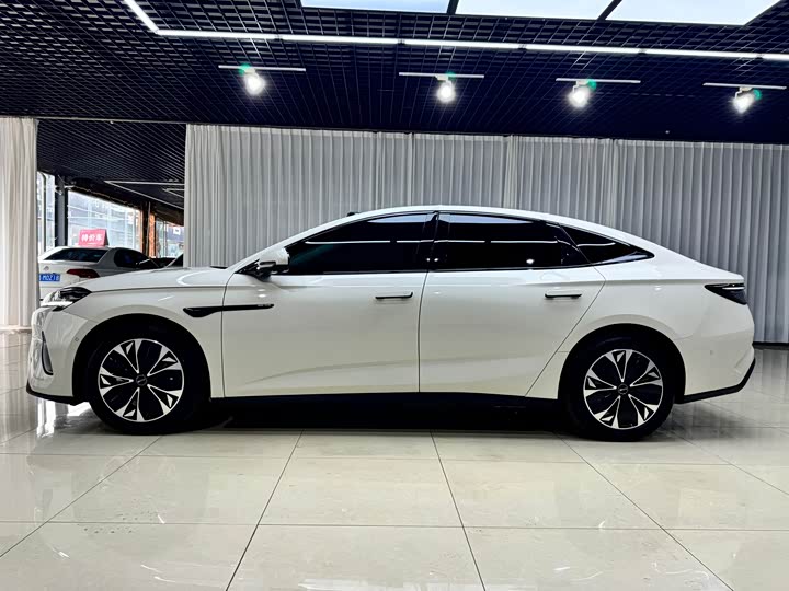 BYD Seal 07 EV 2026 705 Flagship