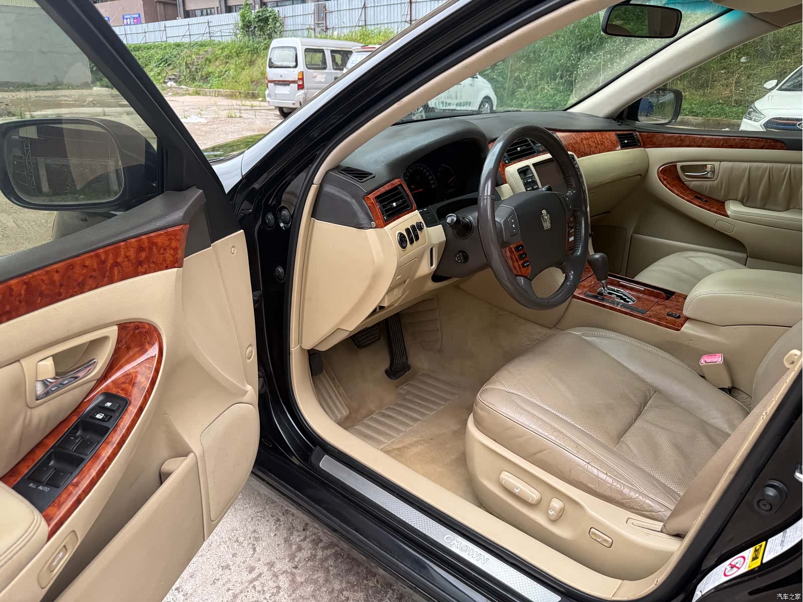 Toyota Crown, 2009 4