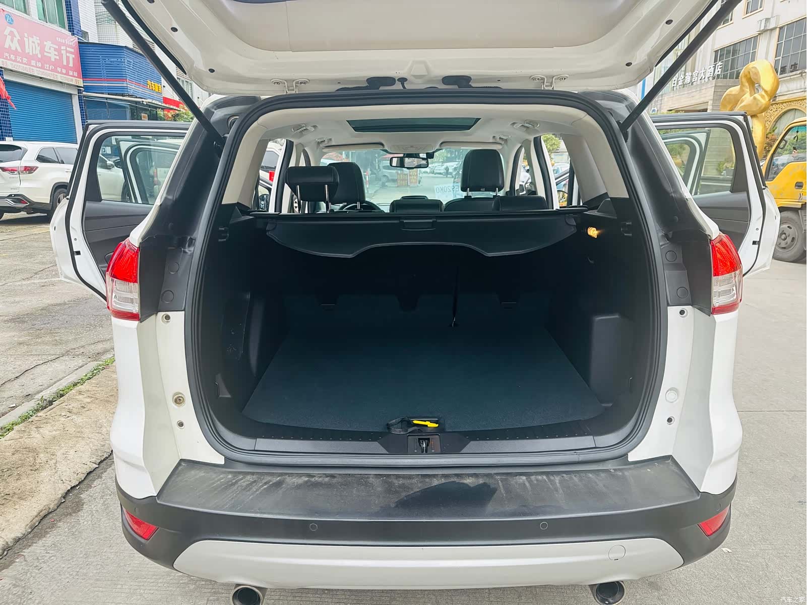 Ford Kuga, 2014 8