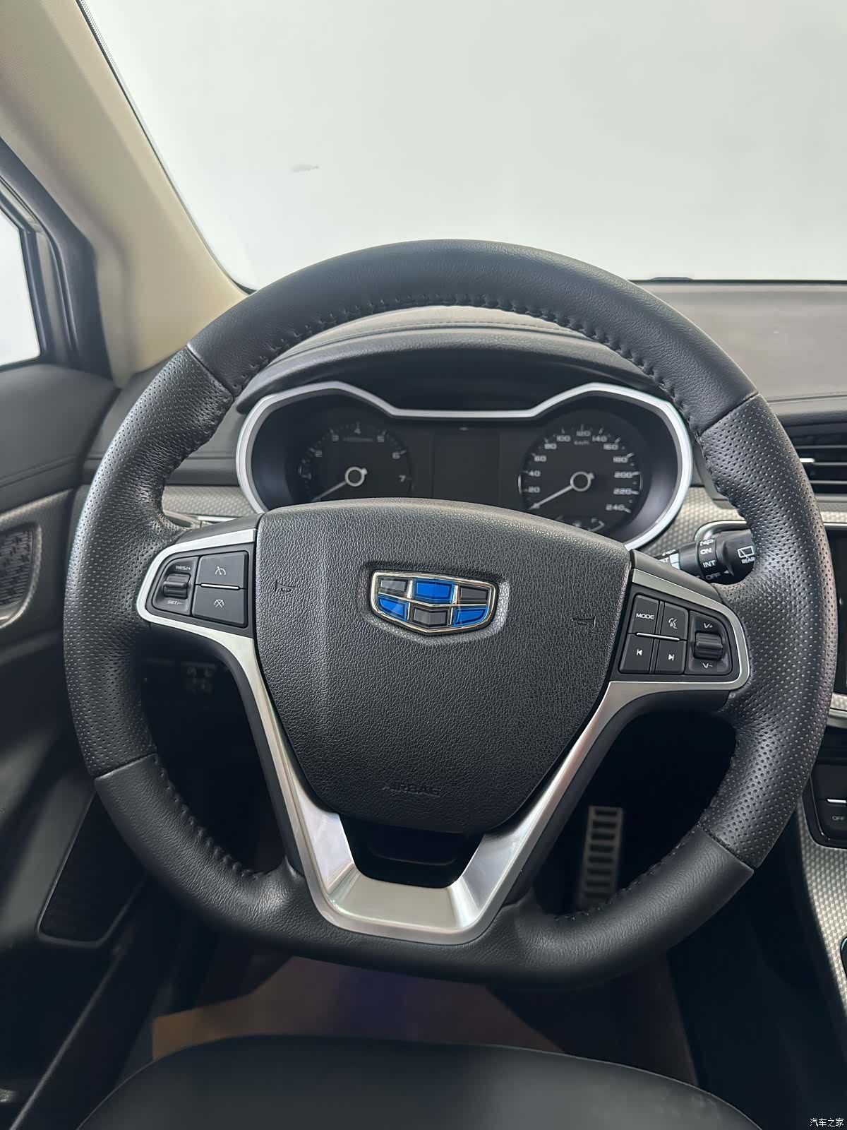 Geely Emgrand, 2017 16