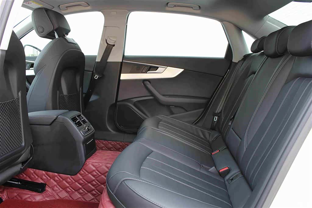 Audi A4L, 2021 9