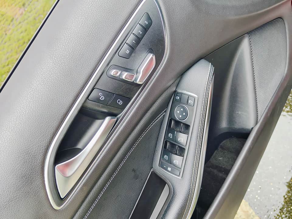 Mercedes-Benz GLA Mercedes-Benz GLA