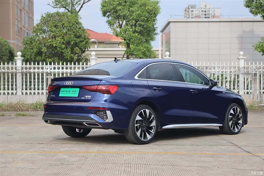 Audi A3, 2022 все фото