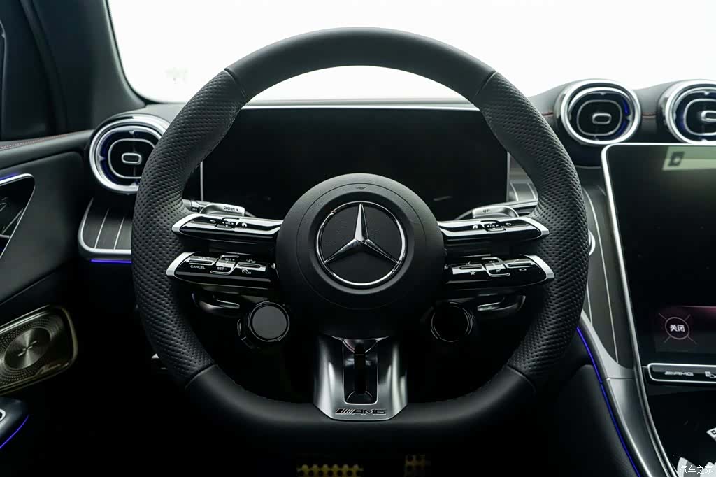 Mercedes-Benz GLC, 2025 18