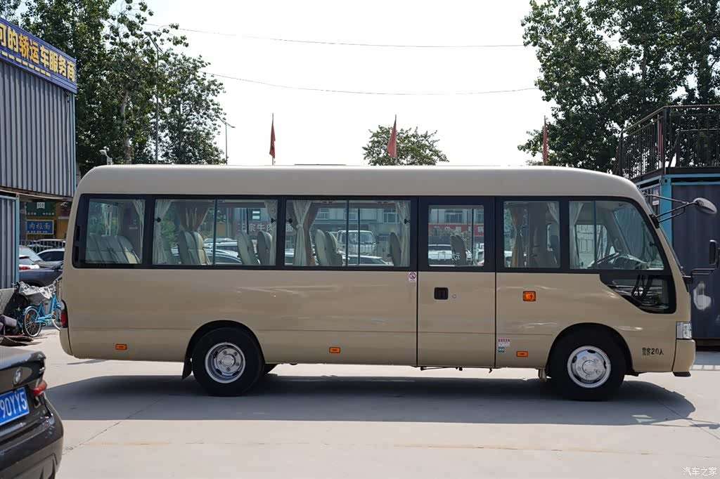 Toyota Coaster, 2016 4