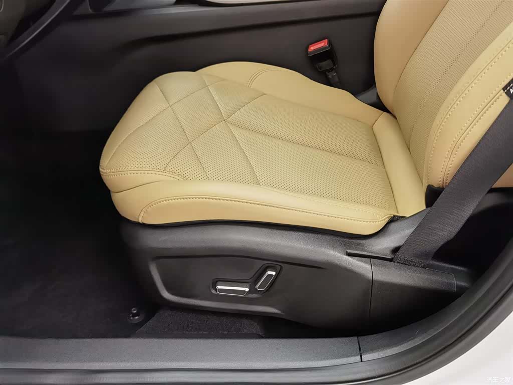 Geely Galaxy L6, 2025 20