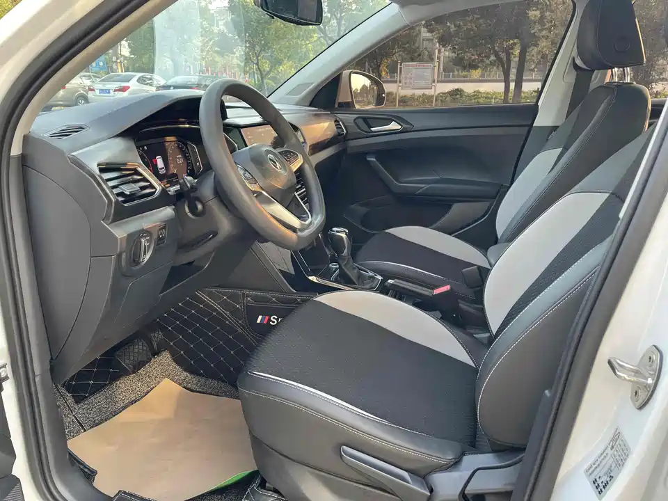 Volkswagen Exploring the shadow