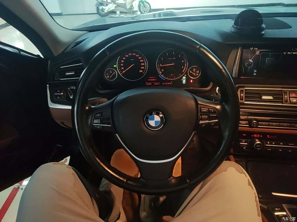 BMW 5 Series, 2015 11