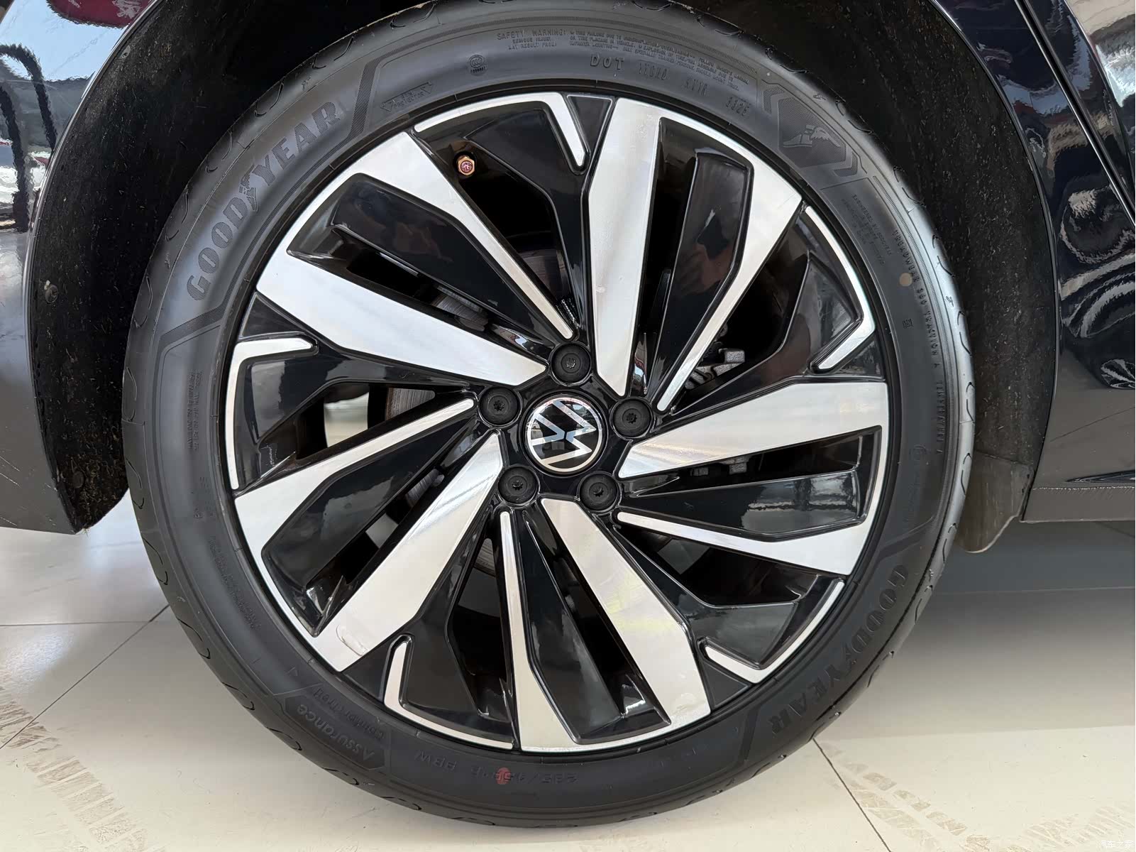 Volkswagen Passat, 2023 11
